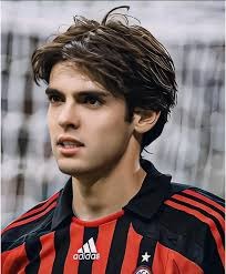 太阳报：英乙球迷朝对方门将扔椅子，被球队主帅严厉批评